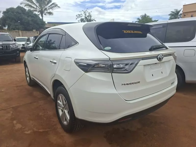 Toyota Harrier   - 2015