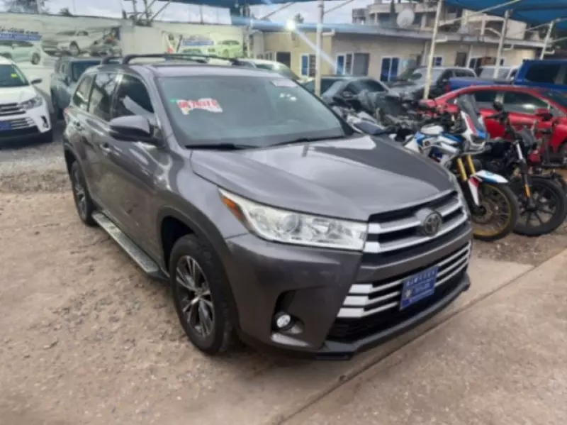 Toyota Highlander   - 2019