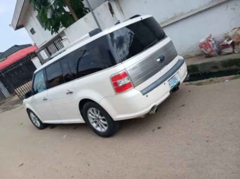 Ford Flex   - 2010