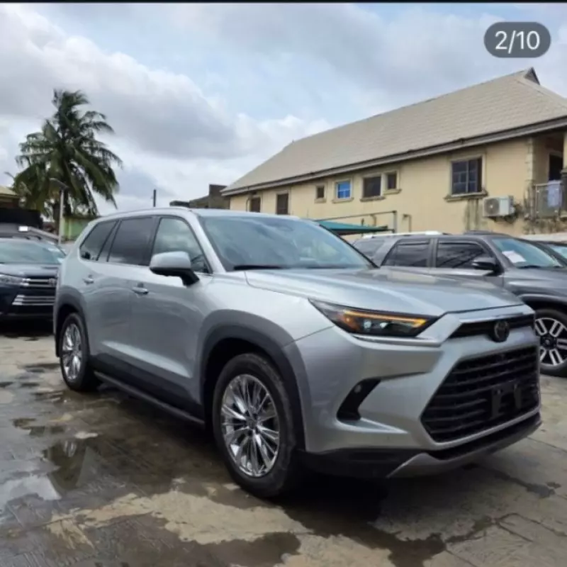 Toyota Grand Highlander   - 2024