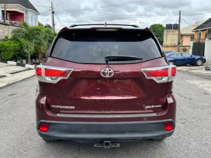 TOYOTA Highlander   - 2016