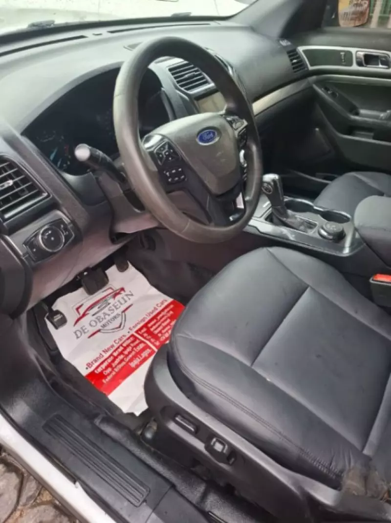 Ford Explorer   - 2019