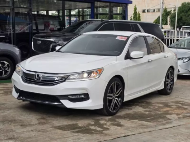 Honda Accord   - 2017