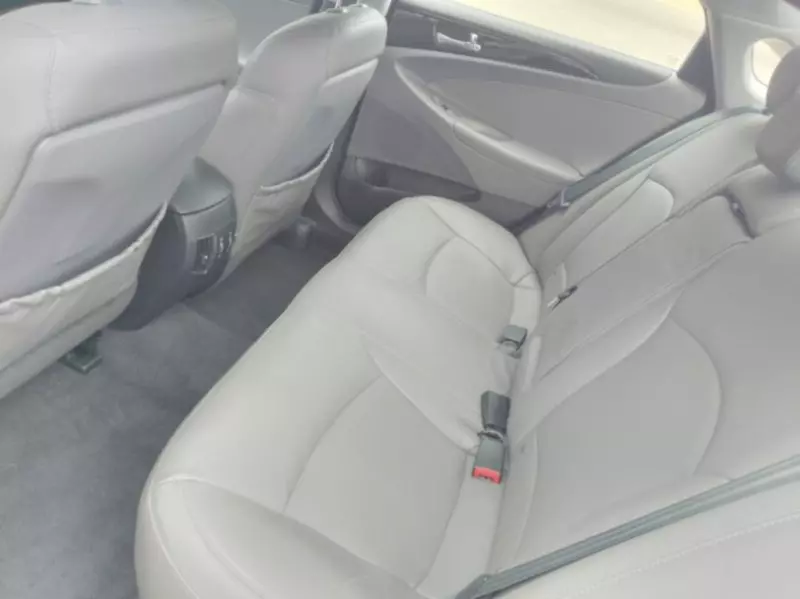 Hyundai Sonata   - 2012