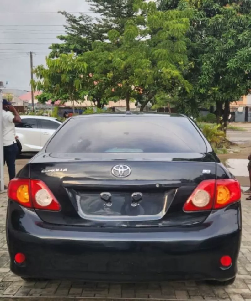 TOYOTA Corolla   - 2009