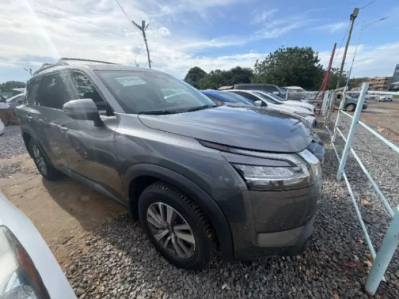 Nissan Pathfinder   - 2022