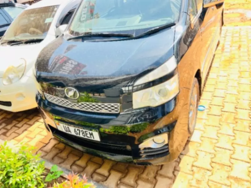 TOYOTA Voxy    - 2012