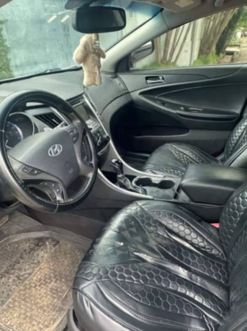 Hyundai Sonata   - 2011