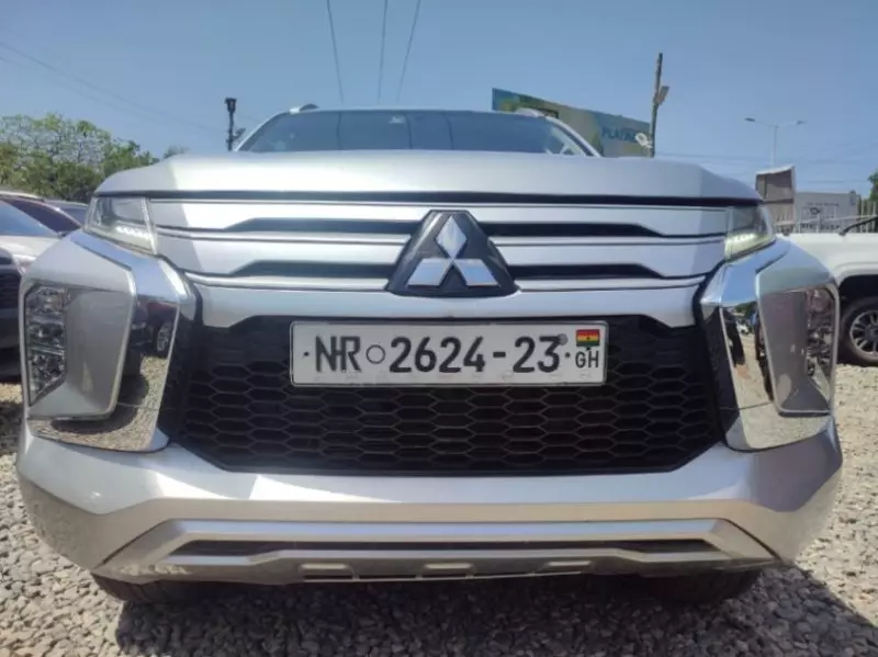 Mitsubishi Pajero Sport   - 2023