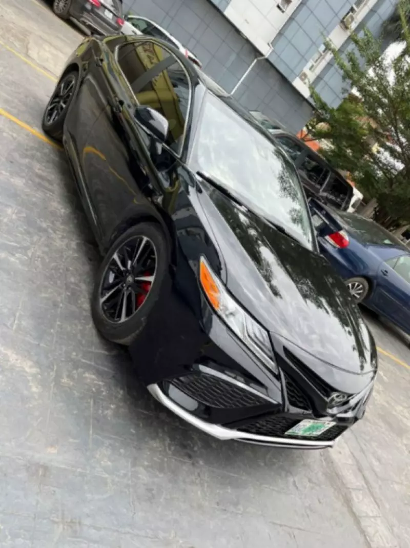 Toyota Camry   - 2018