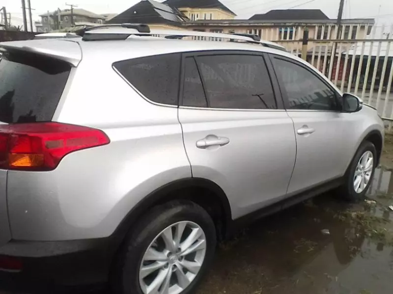 Toyota RAV 4   - 2013
