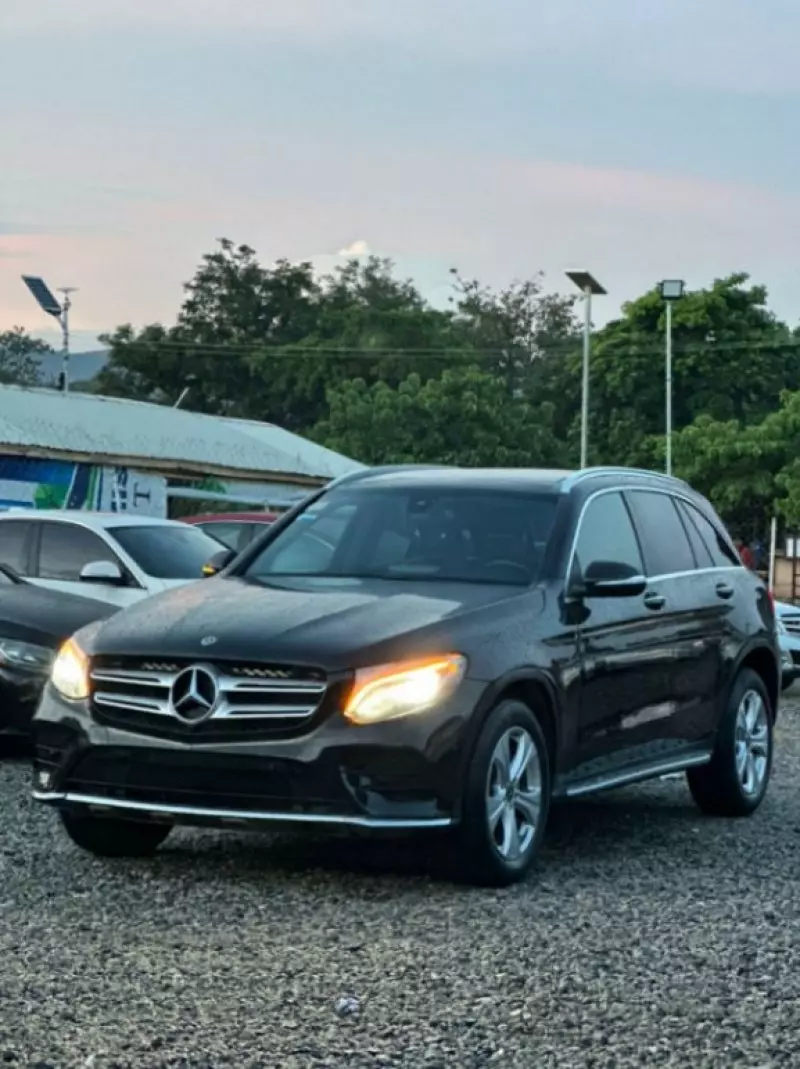Mercedes-Benz GLC 300   - 2018