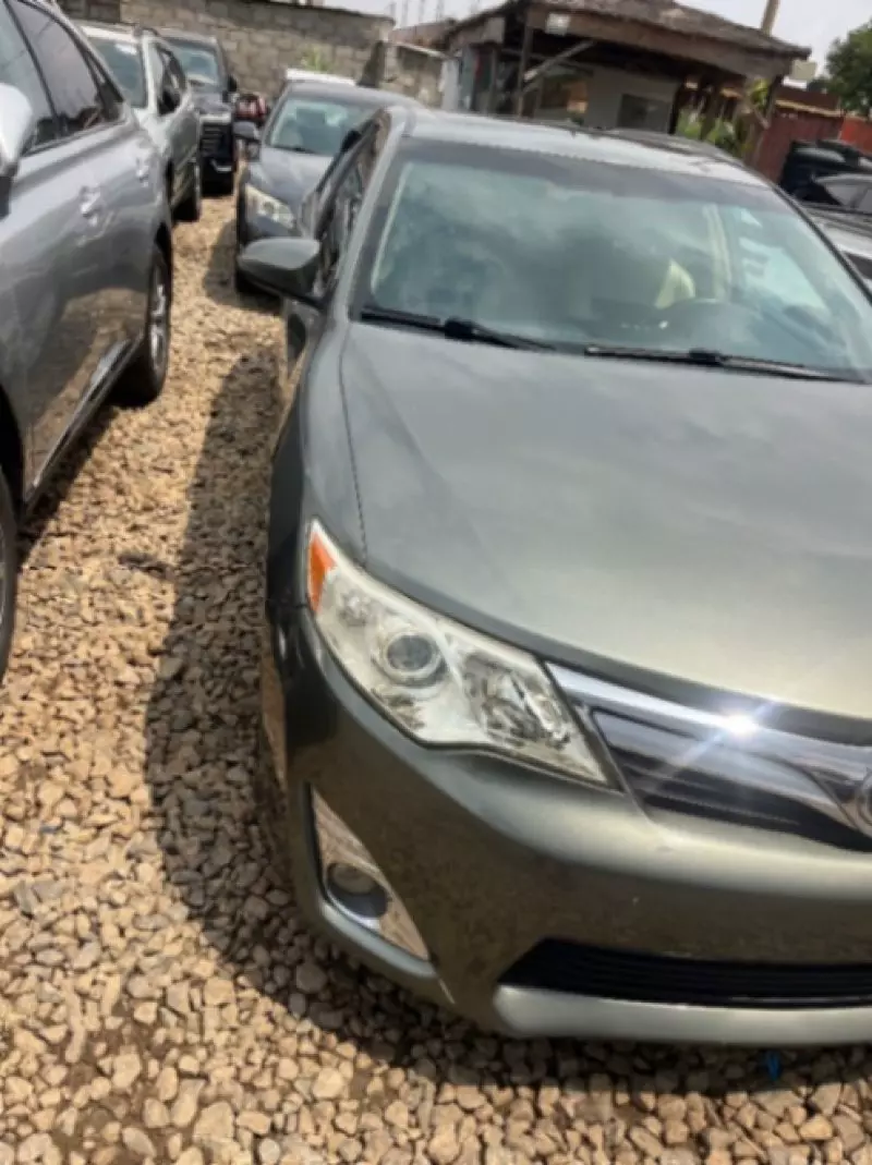 TOYOTA Camry - 2013