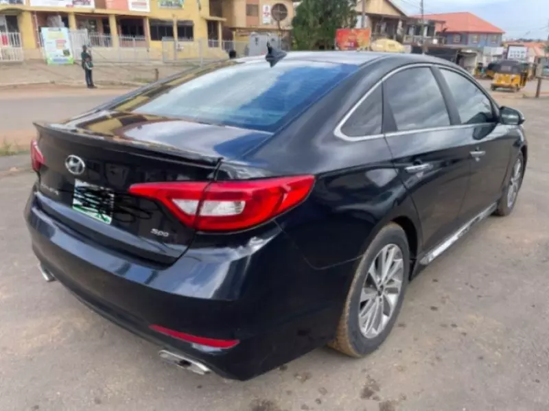 Hyundai Sonata   - 2016