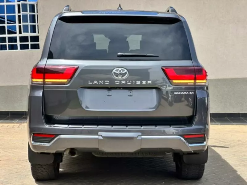 Toyota LAND CRUISER 300 LC300   - 2021