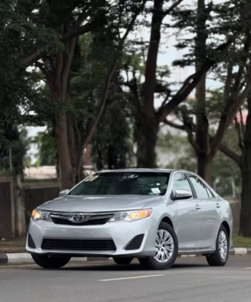 Toyota Camry - 2012
