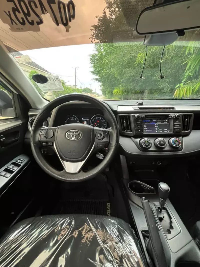 Toyota RAV 4   - 2017