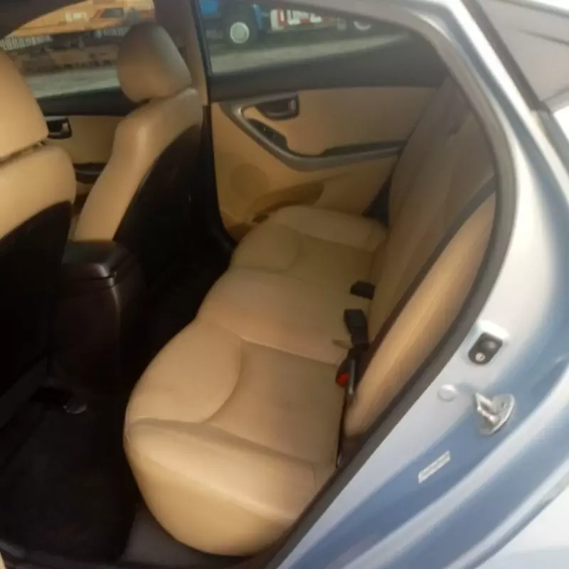 Hyundai Elantra   - 2013