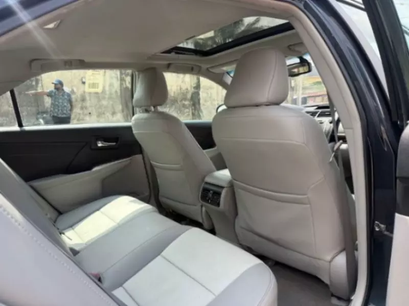 Toyota Camry   - 2013