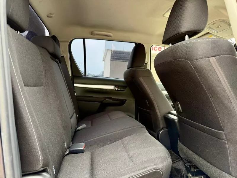 Toyota Hilux    - 2020