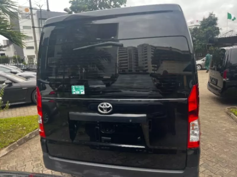 TOYOTA Hiace - 2025