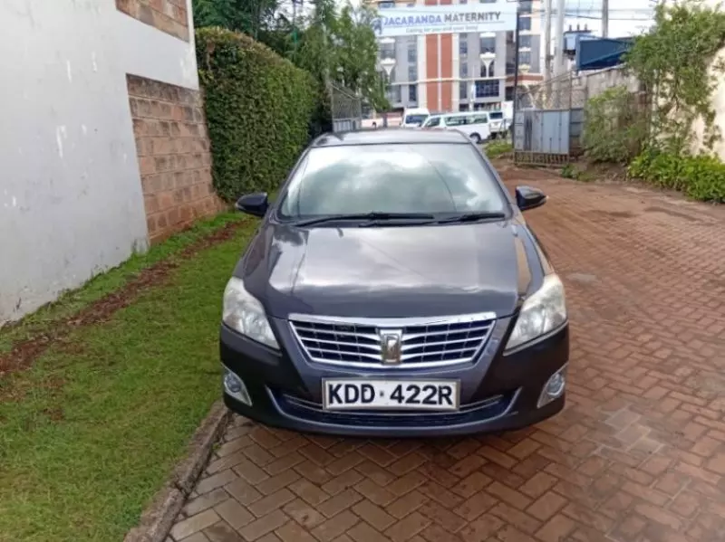 Toyota Premio    - 2014