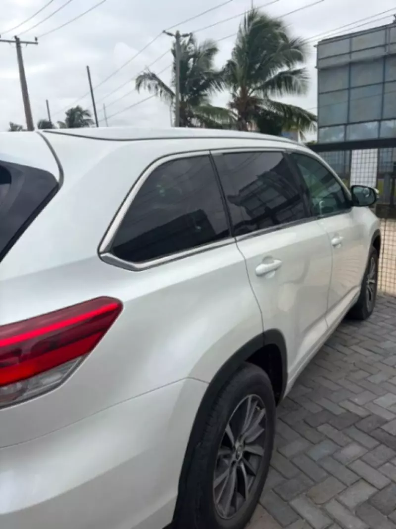 TOYOTA Highlander   - 2018