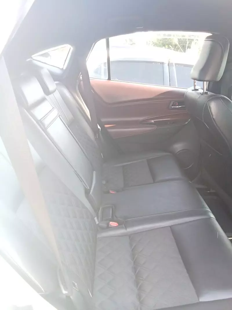 Toyota Harrier   - 2017