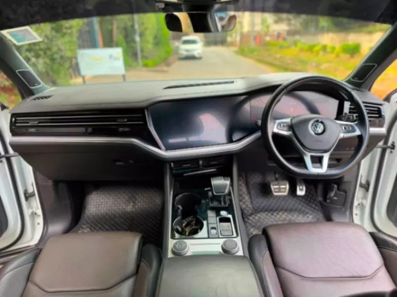 Volkswagen Touareg   - 2019
