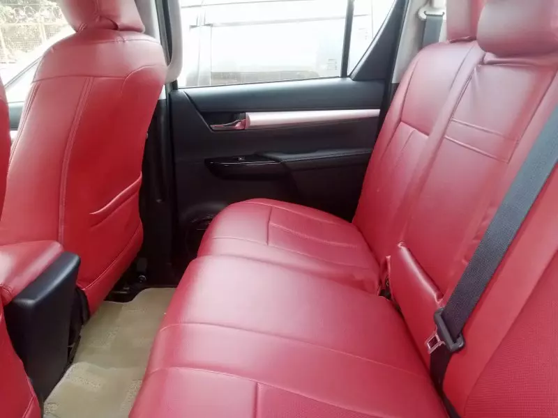 Toyota Hilux   - 2020