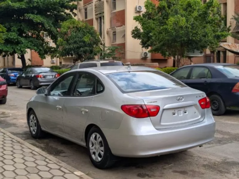 Hyundai Elantra - 2009