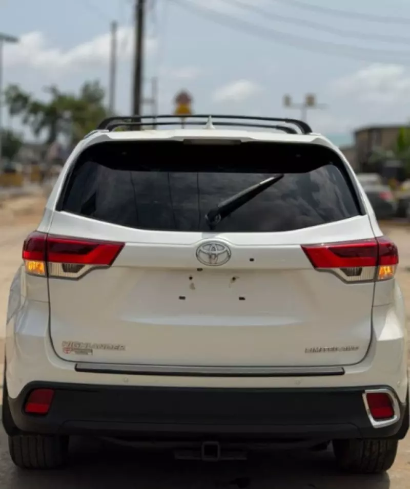 TOYOTA Highlander   - 2016