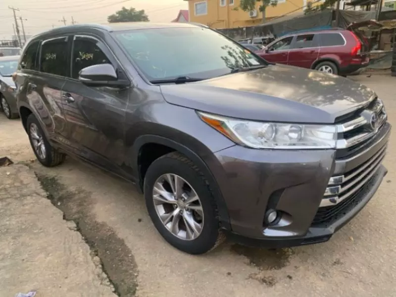 Toyota Highlander   - 2015