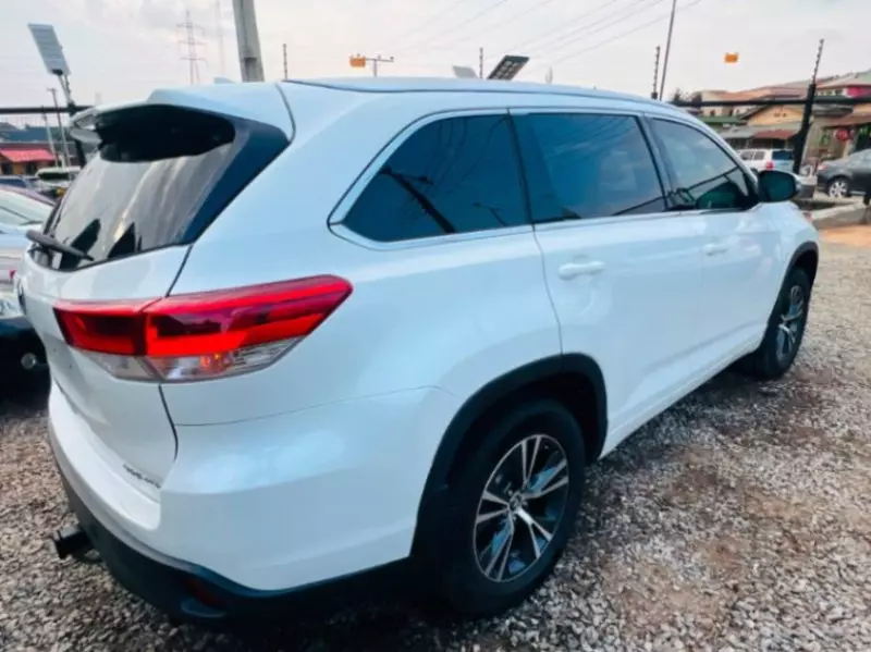 TOYOTA Highlander   - 2016