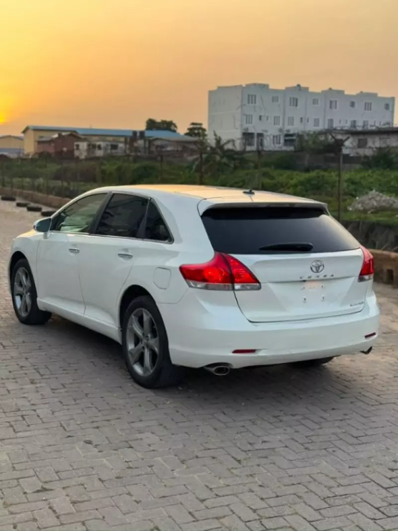 Toyota Venza   - 2016