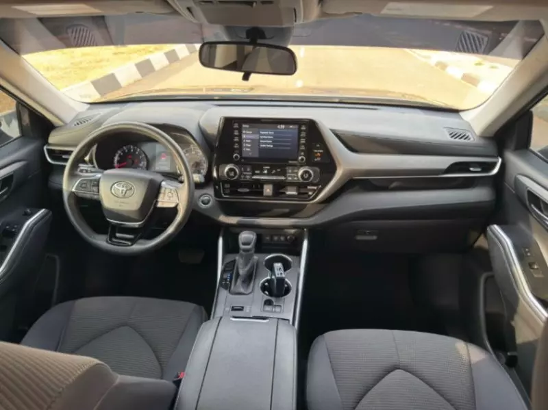Toyota Highlander   - 2021