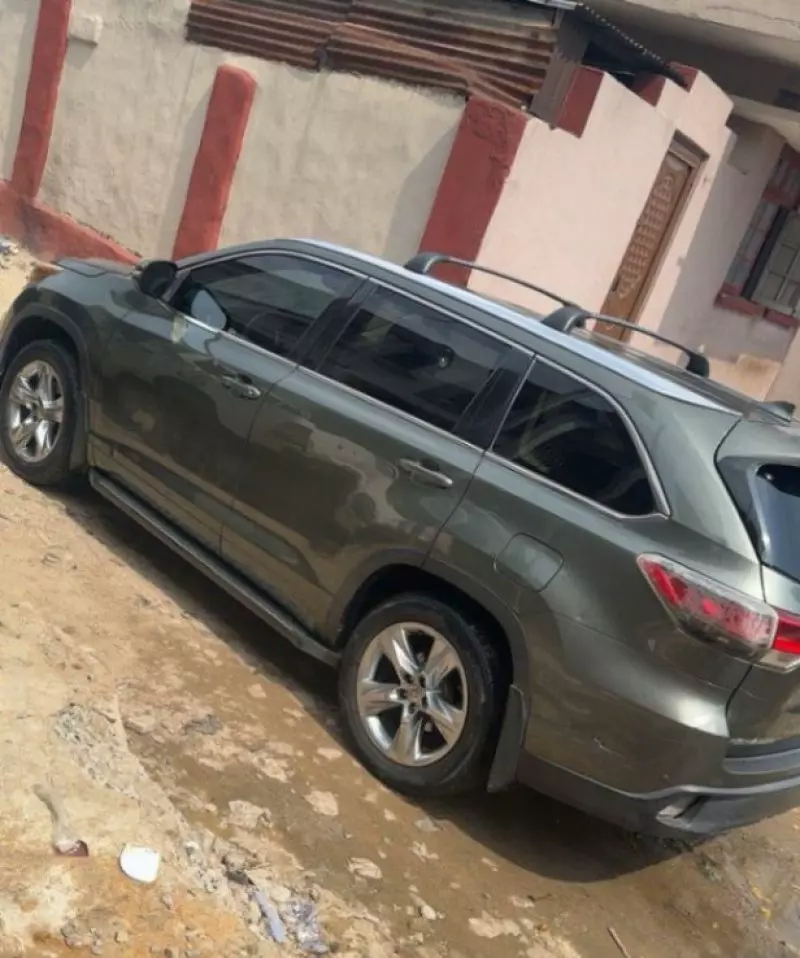 Toyota Highlander   - 2014