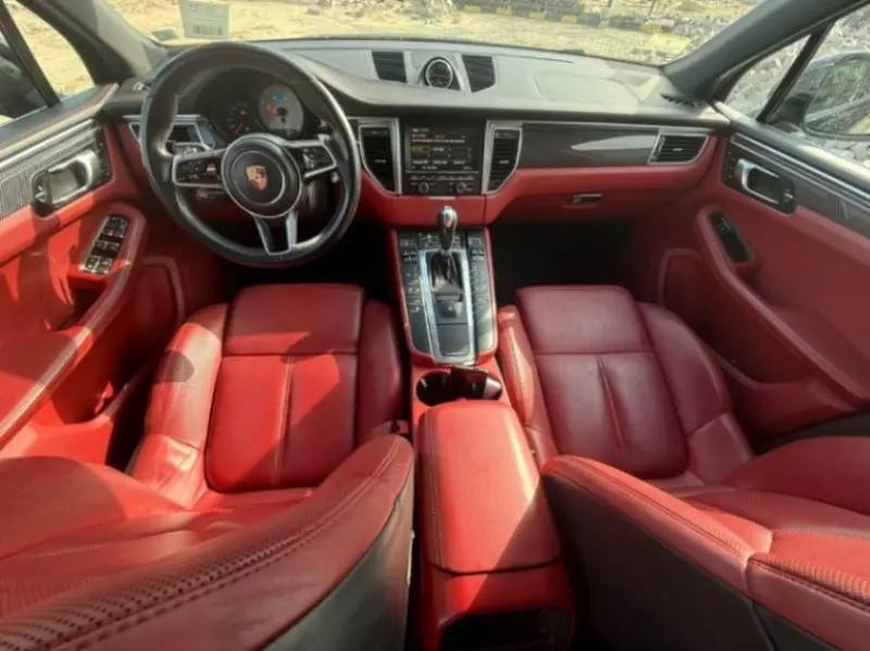 PORSCHE Macan   - 2015