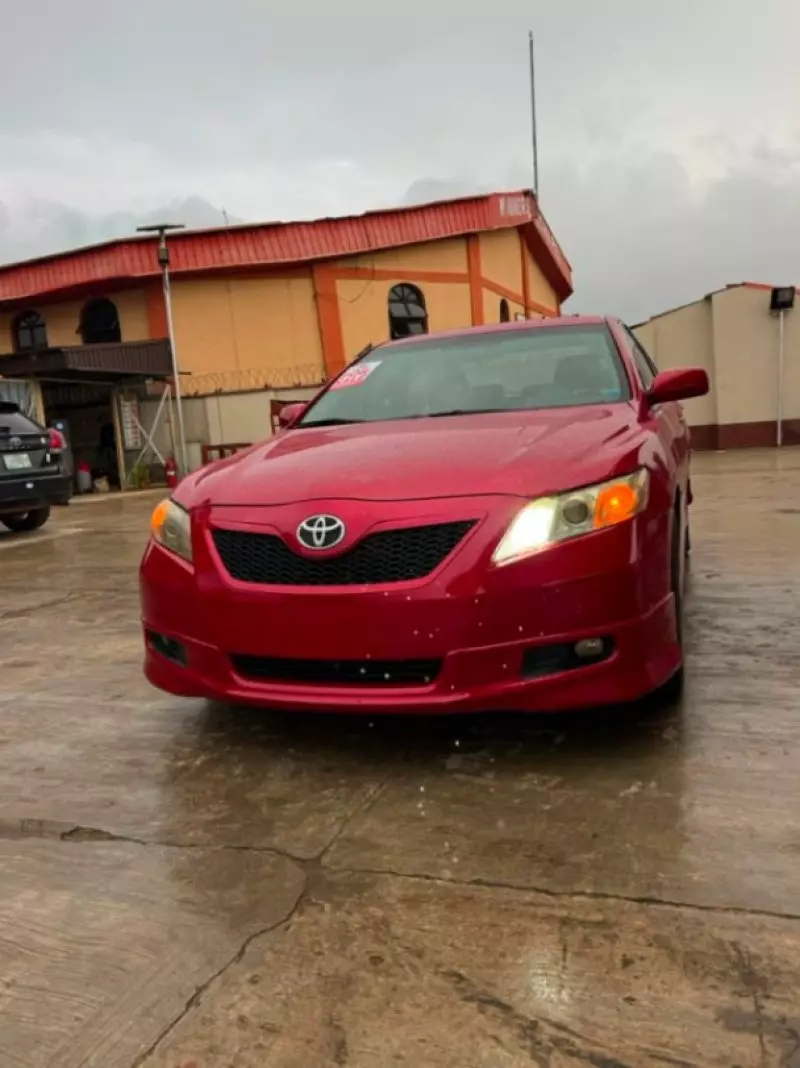 TOYOTA Camry - 2009