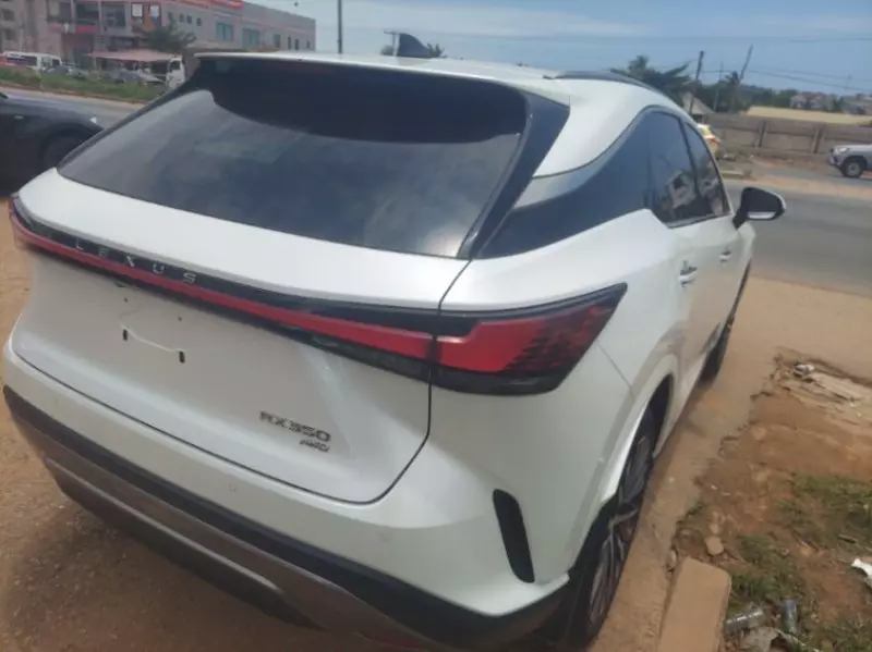Lexus RX   - 2025