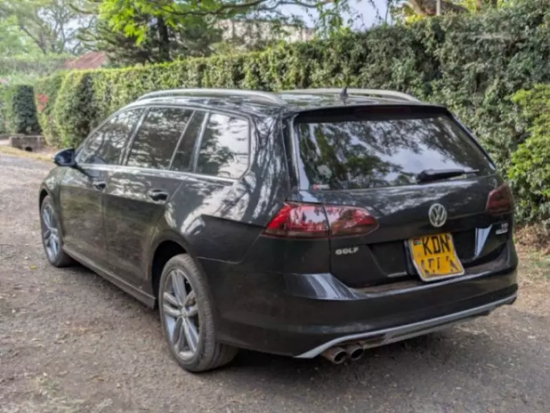 Volkswagen Golf   - 2014