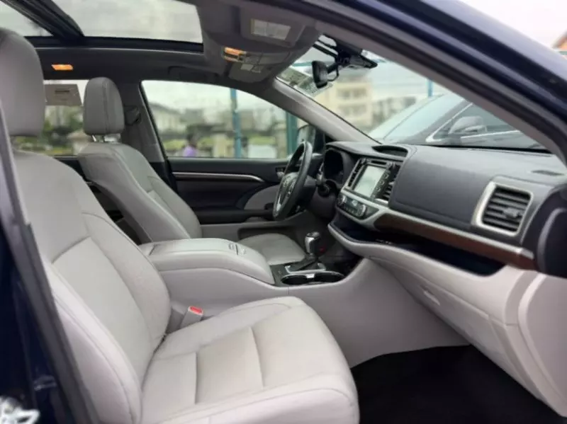 TOYOTA Highlander   - 2016