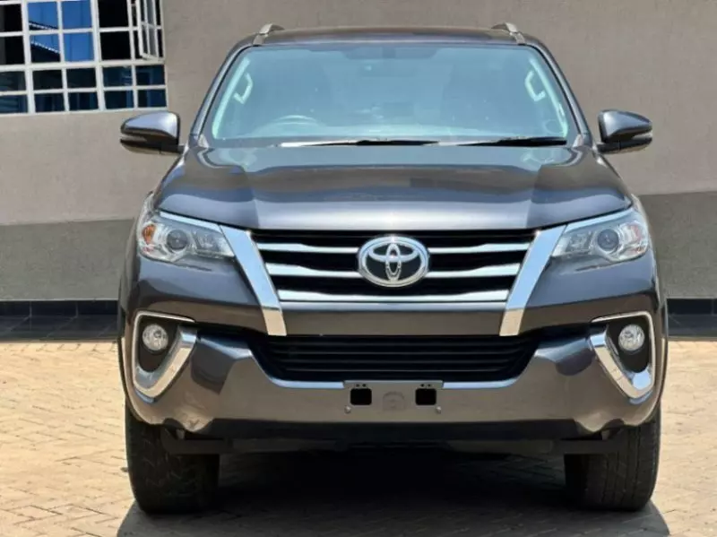 TOYOTA Fortuner   - 2019