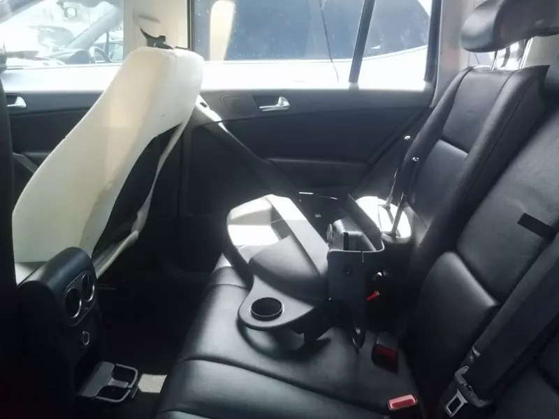 Volkswagen Tiguan   - 2013