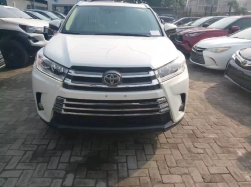 Toyota Highlander   - 2017