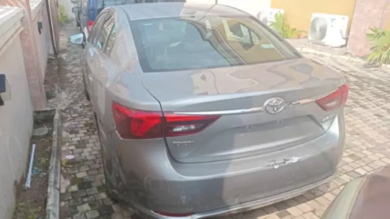 Toyota Avensis   - 2015