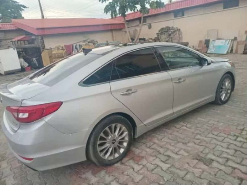 Hyundai Sonata   - 2015