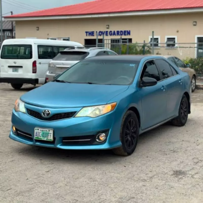 TOYOTA Camry   - 2012
