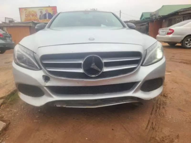 Mercedes-Benz C 300   - 2015