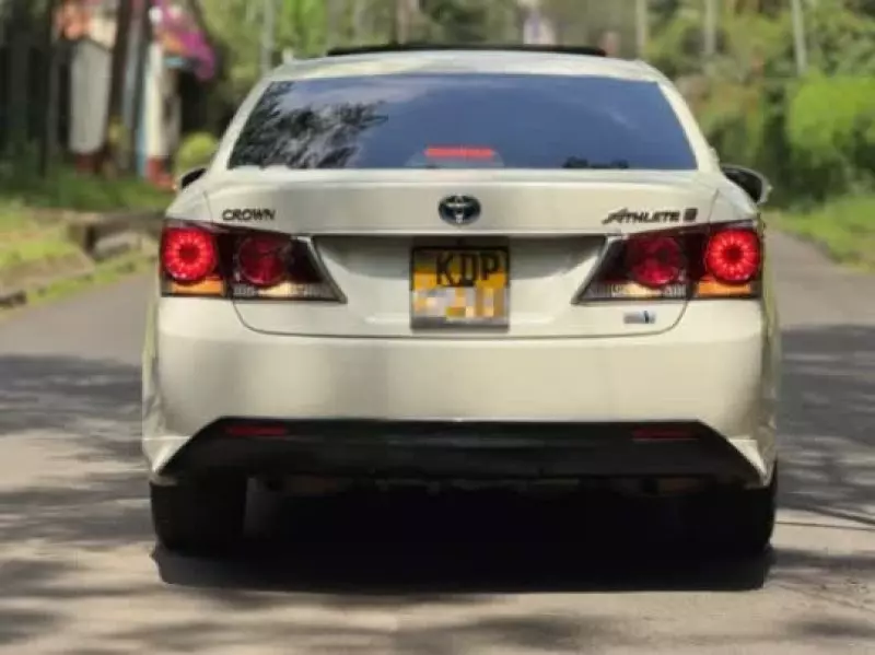 TOYOTA Crown Athlete    - 2017